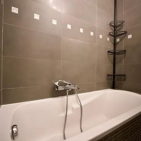 Le Solea - Spacieux Confort -climatisation-wifi Mentona